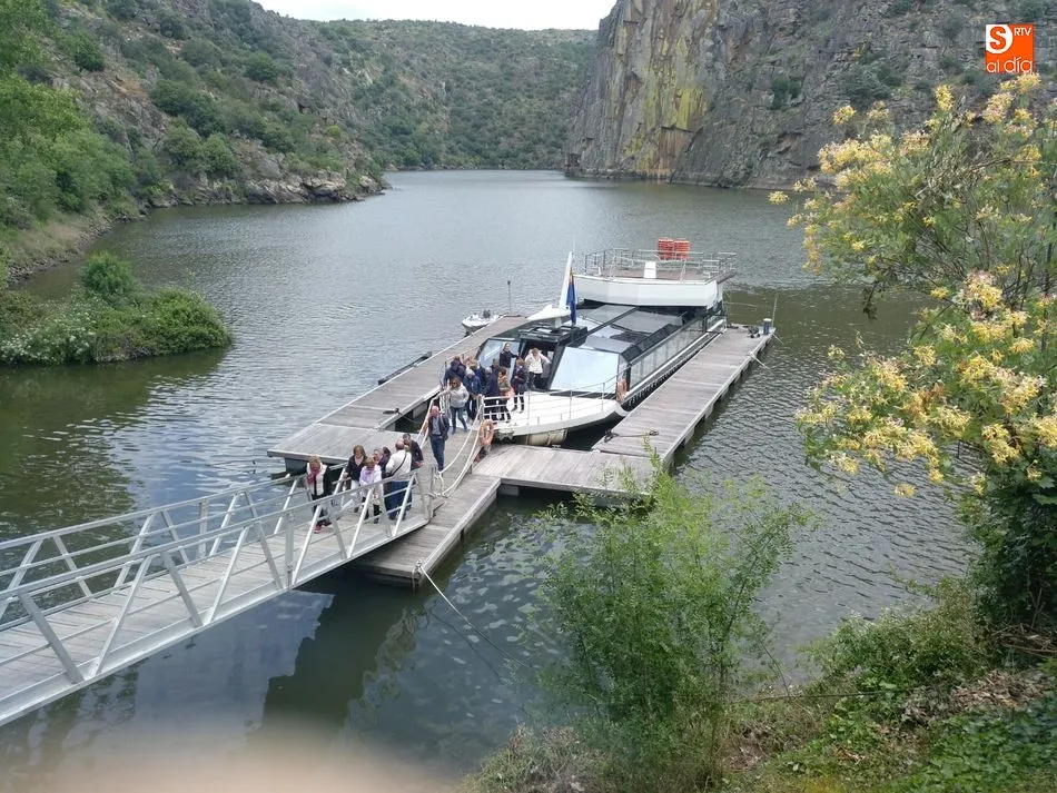 Foto 2 - Los Mayores de Lumbrales disfrutan de un buen d&iacute;a en Miranda do Douro