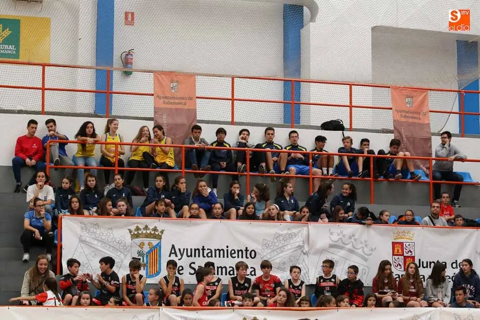 Foto 10 - Los Juegos Escolares viven su gran fiesta con la entrega de trofeos