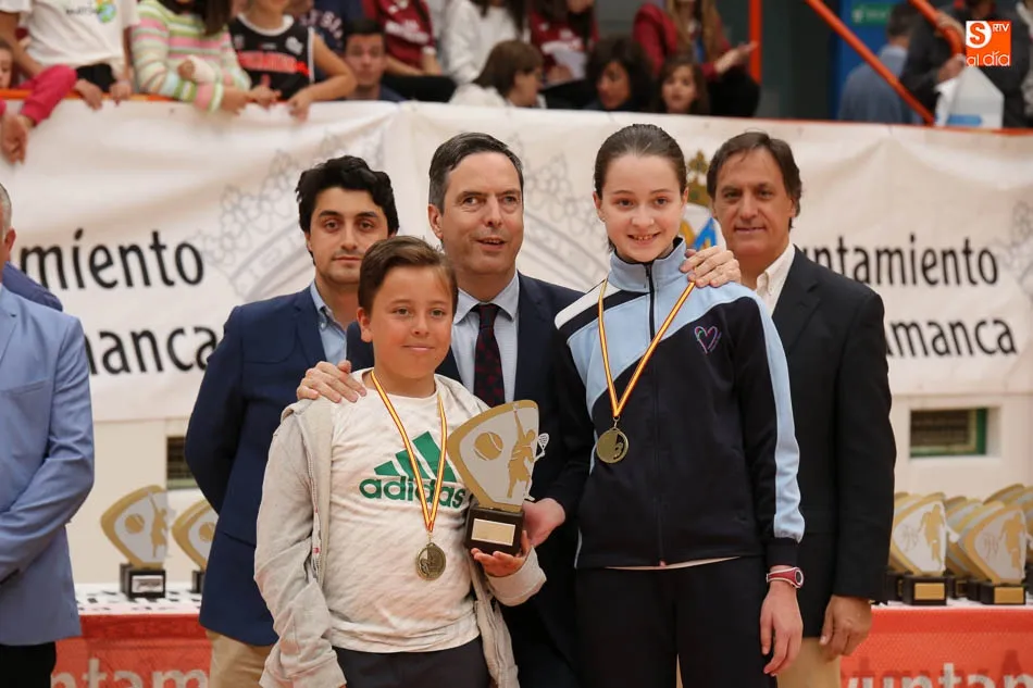 Foto 9 - Los Juegos Escolares viven su gran fiesta con la entrega de trofeos