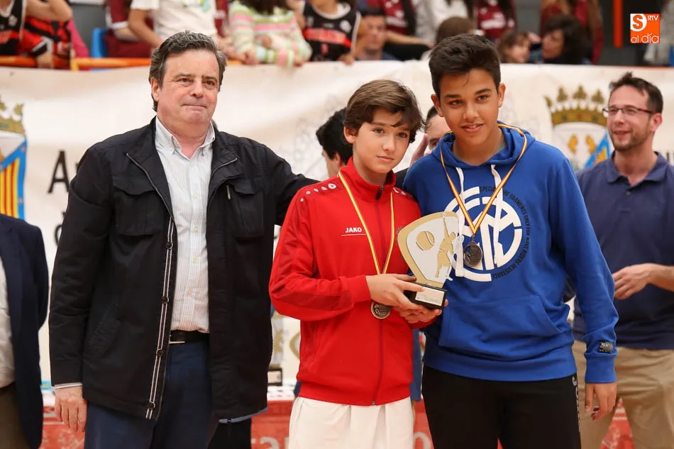Foto 8 - Los Juegos Escolares viven su gran fiesta con la entrega de trofeos