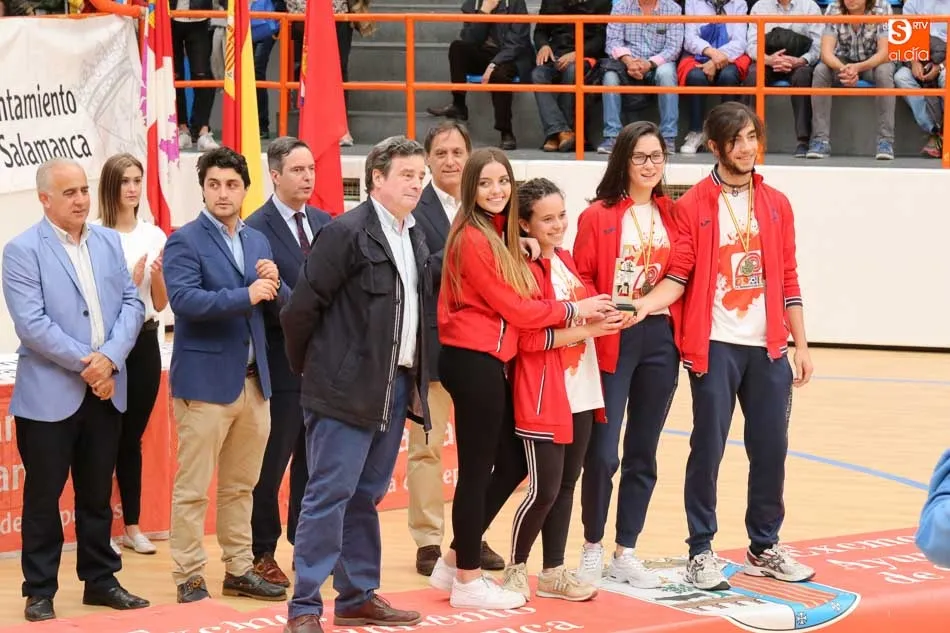 Foto 5 - Los Juegos Escolares viven su gran fiesta con la entrega de trofeos