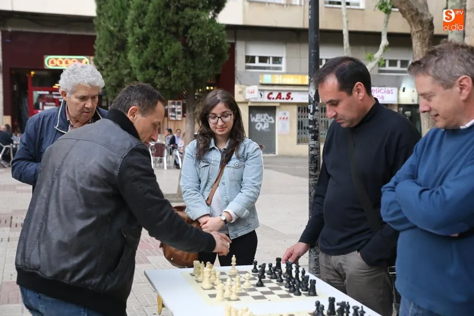 Foto 2 - La plaza de Carmelitas se transforma en&nbsp;un gran tablero de ajedrez  