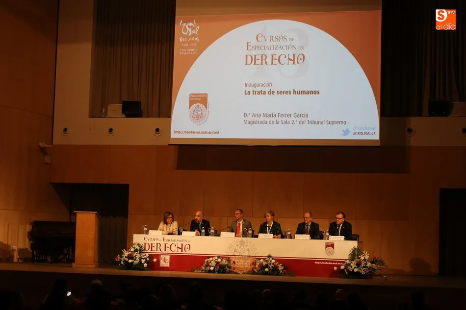 Foto 3 - M&aacute;s de 170 juristas extranjeros en los Cursos de Especializaci&oacute;n en Derecho de la Universidad  