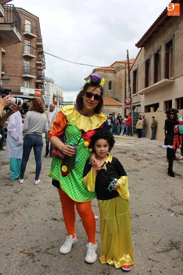 Foto 2 - Las pe&ntilde;as imprimen en la capea todo el ambiente con La Alterada 2.0  