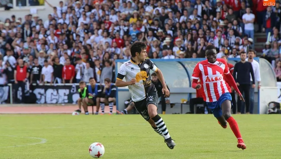 Jorge Alonso, en un partido con Unionistas.