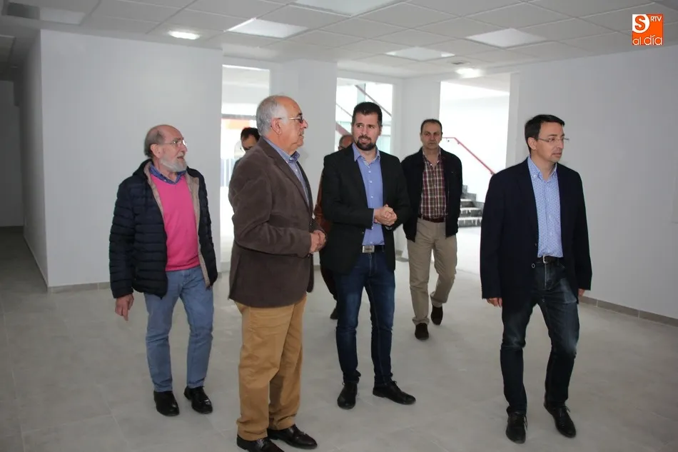 Foto 8 - Tudanca anuncia en Vitigudino el impulso de un plan de empleo espec&iacute;fico para la comarca  