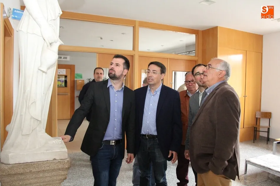 Foto 5 - Tudanca anuncia en Vitigudino el impulso de un plan de empleo espec&iacute;fico para la comarca  