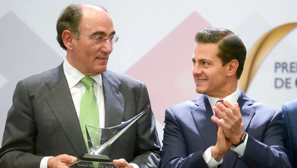 El salmantino Ignacio Galán recibe el premio de Enrique Peña Nieto