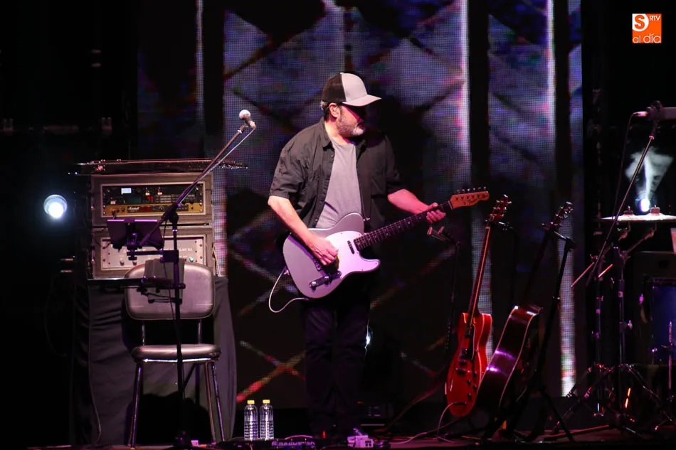 Foto 6 - Joaqu&iacute;n Sabina lo niega todo en el Multiusos con la verdad de su m&uacute;sica