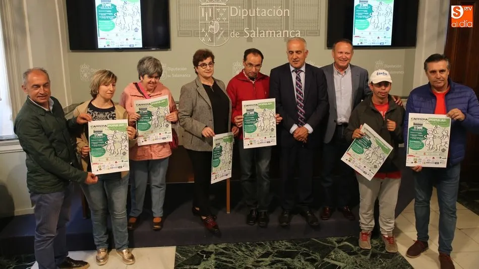 Representantes de Aspar La Besana, Diputación de Salamanca y Ayuntamiento de Calzada de Valdunciel. Fotos: Alberto Martín
