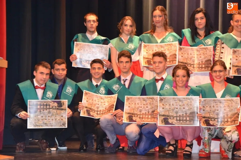 Foto 9 - El IES Fray Diego Tadeo grad&uacute;a a la primera generaci&oacute;n de millennials  