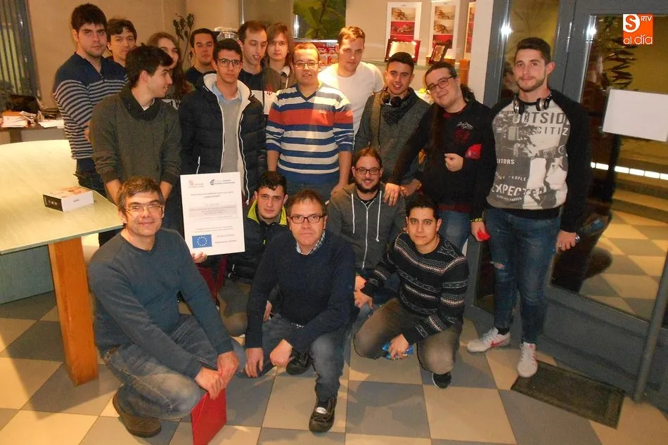 Foto 3 - &lsquo;Electricidad y Electr&oacute;nica&rsquo;, &lsquo;Automatizaci&oacute;n y Rob&oacute;tica Industrial&rsquo;, profesiones con...