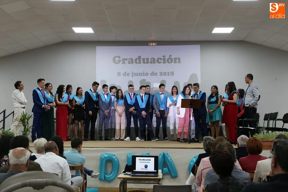 Foto 9 - El IES Senara se despide de sus bachilleres