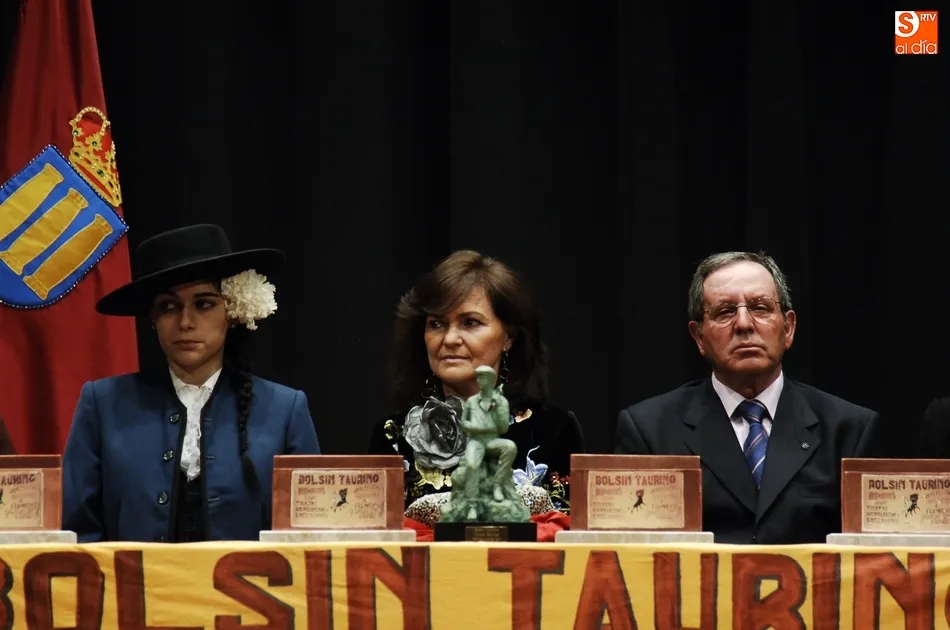 Foto 5 - El Bols&iacute;n felicita a su pregonera en 2011, Carmen Calvo, por su nombramiento como vicepresidenta  