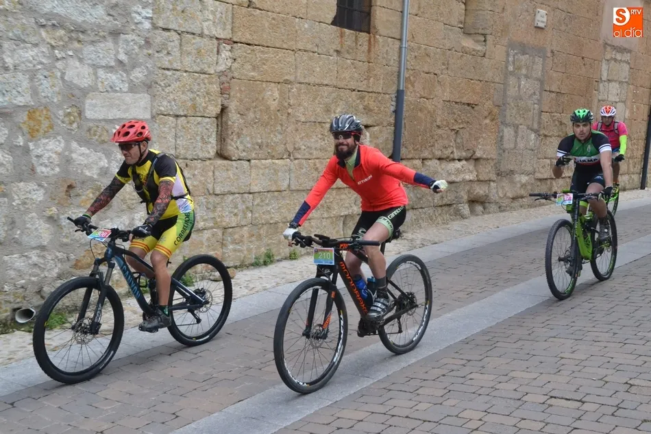 Foto 11 - Un total de 202 ciclistas se enfrentan a La Bibici  