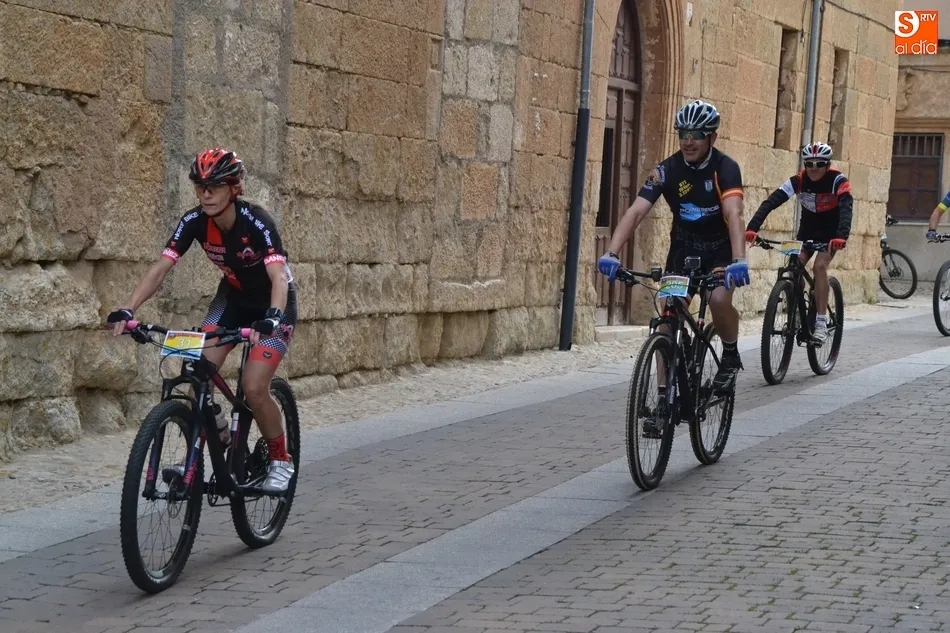 Foto 8 - Un total de 202 ciclistas se enfrentan a La Bibici  