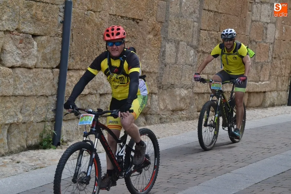 Foto 7 - Un total de 202 ciclistas se enfrentan a La Bibici  
