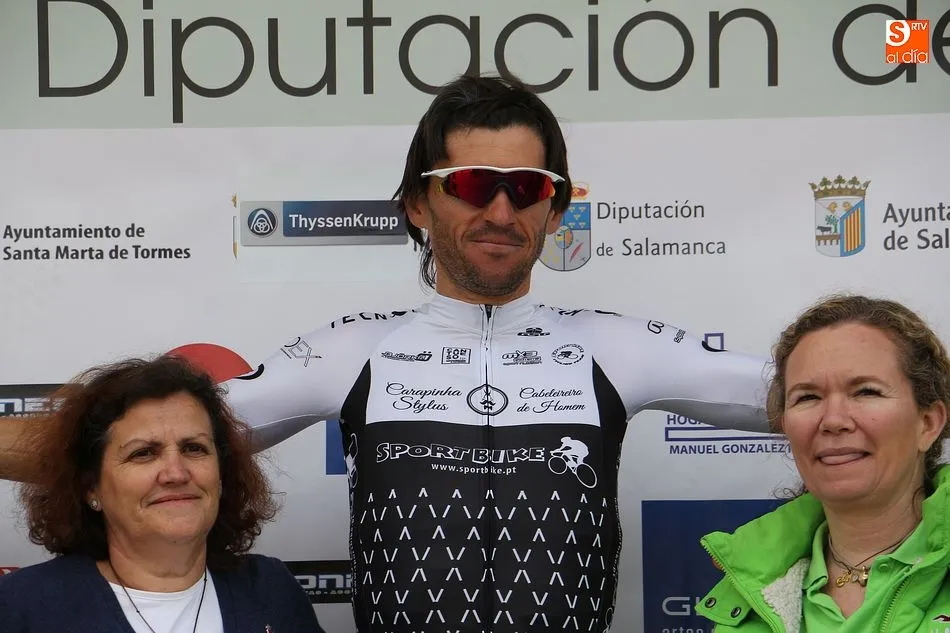 Foto 9 - Antonio Monle&oacute;n, ganador de la primera etapa entre Santa Marta y Sorihuela