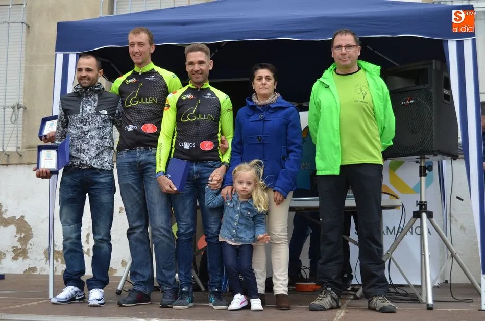 Foto 11 - Ambiente en B&eacute;jar con 325 deportistas que toman la salida en la&nbsp; Ruta Vetona  