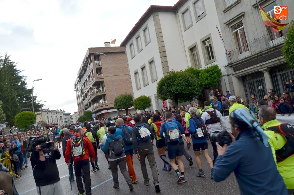 Foto 3 - Ambiente en B&eacute;jar con 325 deportistas que toman la salida en la&nbsp; Ruta Vetona  