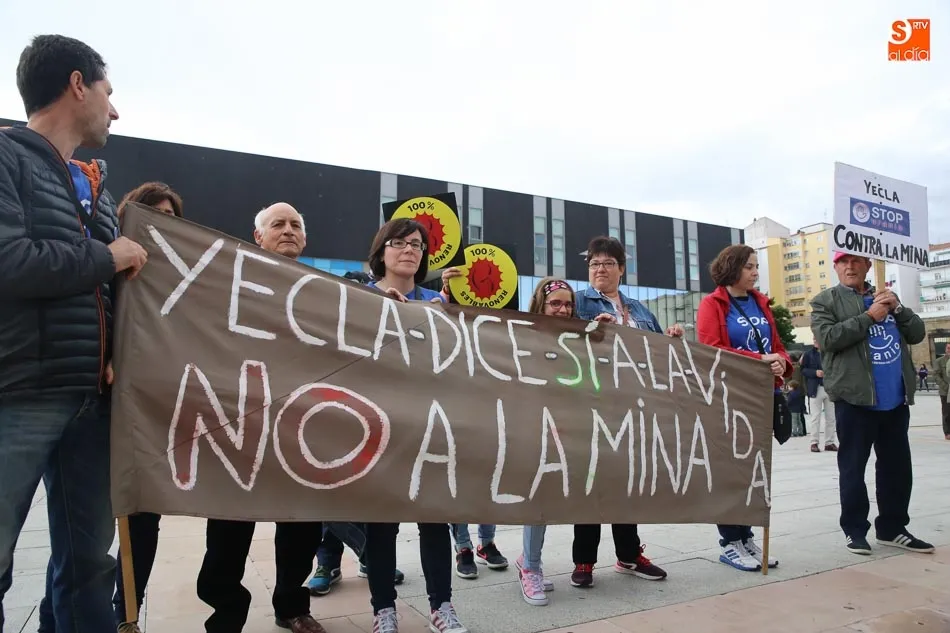 Foto 5 - Salamanca se une a la lucha contra la energ&iacute;a nuclear  