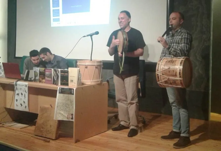 Foto 3 - El leon&eacute;s se reivindica a trav&eacute;s de poemas, relatos y piezas musicales  