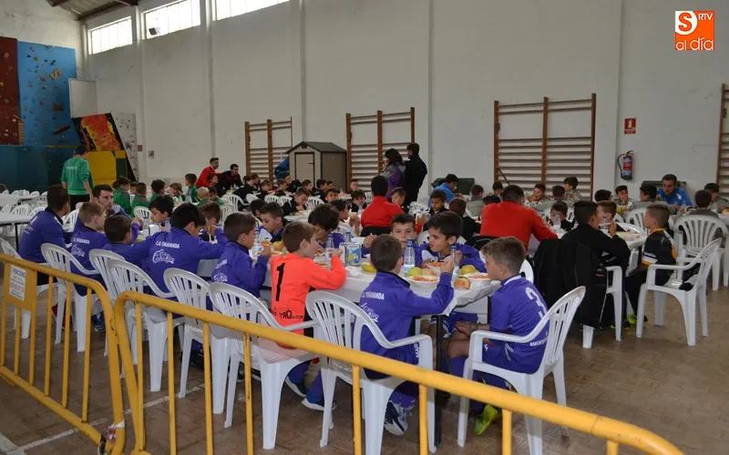 Foto 3 - Nueve equipos y casi 12 horas de f&uacute;tbol consolidan un multitudinario VII Torneo de F&uacute;tbol 7...