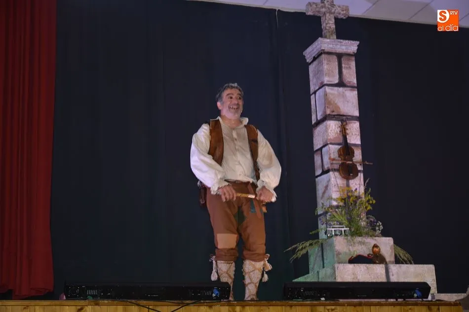 Foto 2 - El Duende de Lerma pone un broche de oro al certamen de teatro de Lumbrales