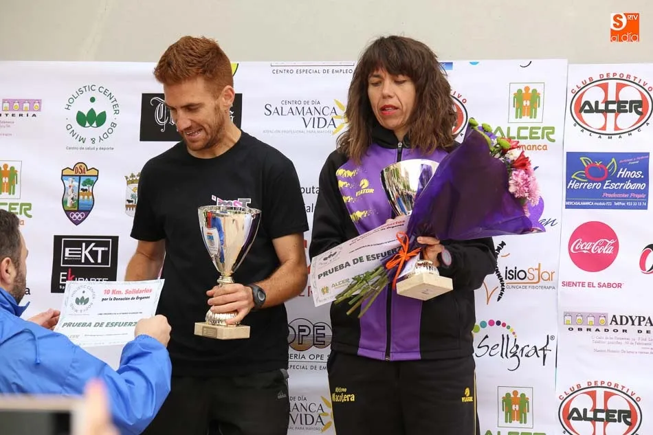 Foto 7 - Isabel Almaraz y Carlos Herr&aacute;ez se imponen en la Carrera de Alcer en El Zurgu&eacute;n