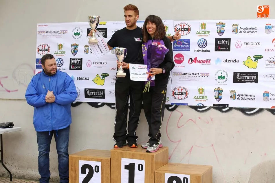 Foto 5 - Isabel Almaraz y Carlos Herr&aacute;ez se imponen en la Carrera de Alcer en El Zurgu&eacute;n