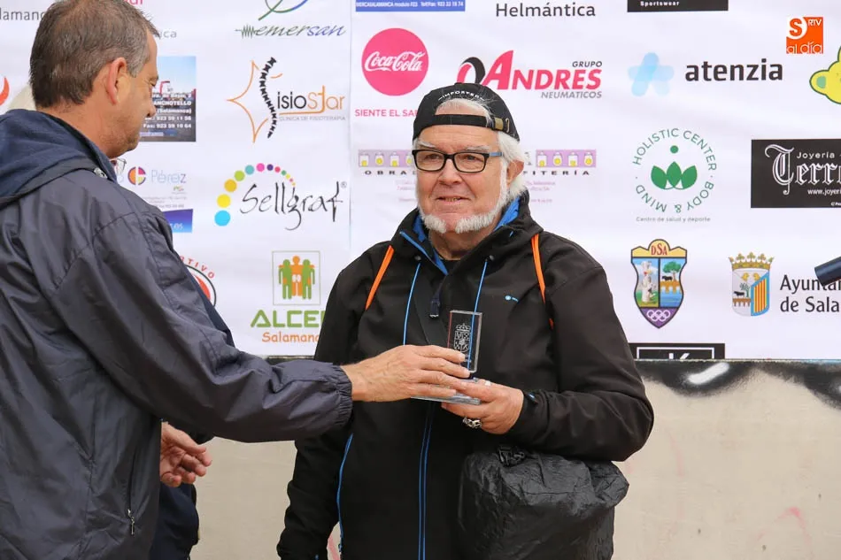 Foto 4 - Isabel Almaraz y Carlos Herr&aacute;ez se imponen en la Carrera de Alcer en El Zurgu&eacute;n