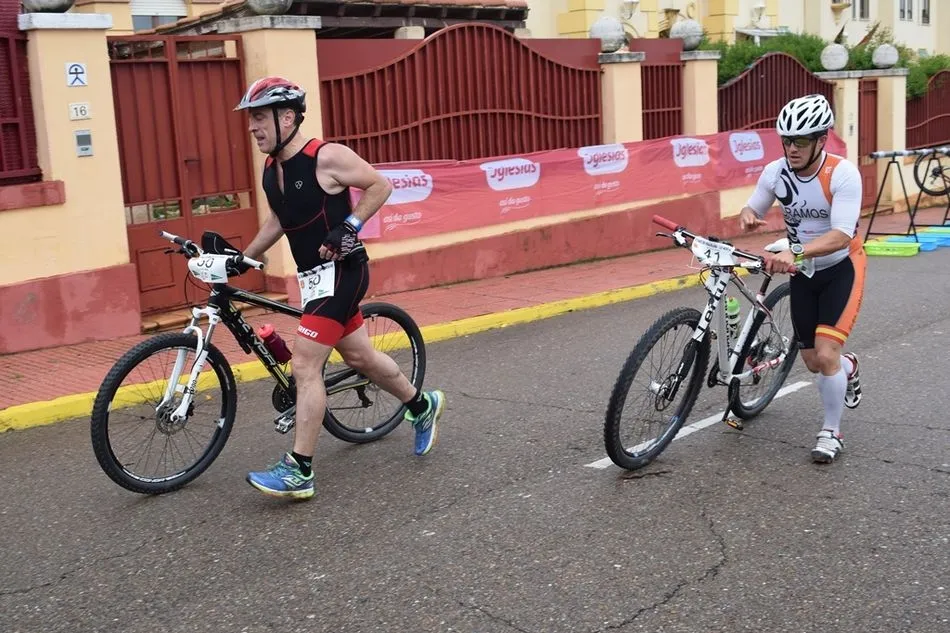 Foto 10 - Sonia S&aacute;nchez y &Aacute;ngel Guti&eacute;rrez se llevan la victoria en el Duatl&oacute;n de Pe&ntilde;asolana