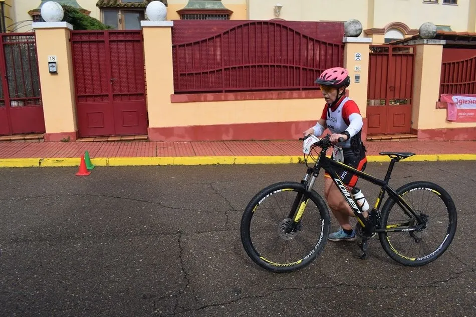 Foto 3 - Sonia S&aacute;nchez y &Aacute;ngel Guti&eacute;rrez se llevan la victoria en el Duatl&oacute;n de Pe&ntilde;asolana