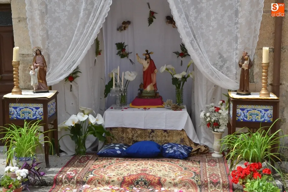 Foto 2 - El Vicario de la Di&oacute;cesis preside la primera procesi&oacute;n de la nueva era de San Andr&eacute;s  
