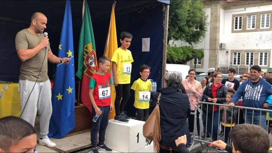 Foto 5 - El Club Los Leones participa en Freixo en la XII Milla Urbana  