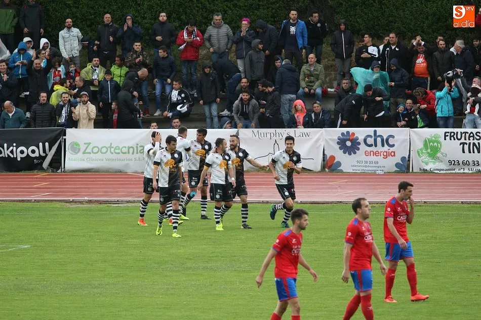 Foto 10 - Un Unionistas sin fisuras supera con claridad al Tarazona y luchar&aacute; por el sue&ntilde;o del ascenso a...