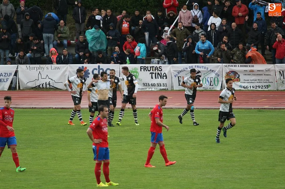 Foto 9 - Un Unionistas sin fisuras supera con claridad al Tarazona y luchar&aacute; por el sue&ntilde;o del ascenso a...