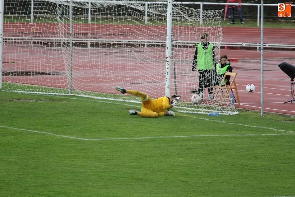 Foto 2 - Un Unionistas sin fisuras supera con claridad al Tarazona y luchar&aacute; por el sue&ntilde;o del ascenso a...