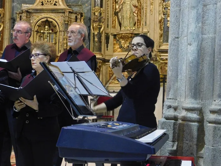 Foto 11 - Teresa &lsquo;en Cantata&rsquo; sobrecoge en la iglesia parroquial de Mancera de Abajo