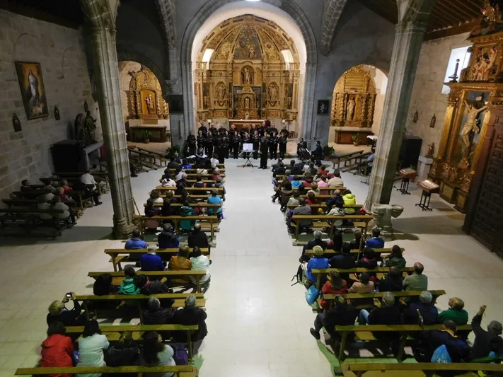 Foto 7 - Teresa &lsquo;en Cantata&rsquo; sobrecoge en la iglesia parroquial de Mancera de Abajo
