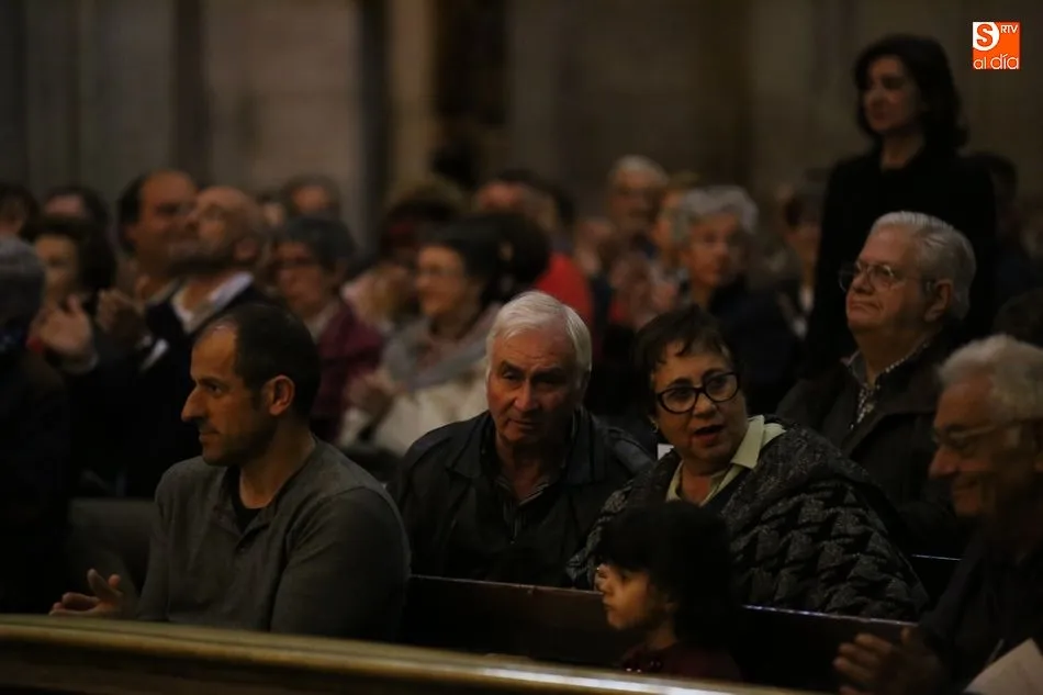 Foto 10 - El Coro 'Contrapunto' de la Universidad Pontificia ofrece su concierto de primavera en la iglesia...