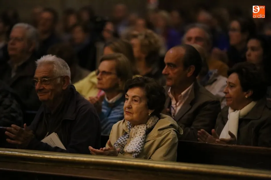 Foto 7 - El Coro 'Contrapunto' de la Universidad Pontificia ofrece su concierto de primavera en la iglesia...