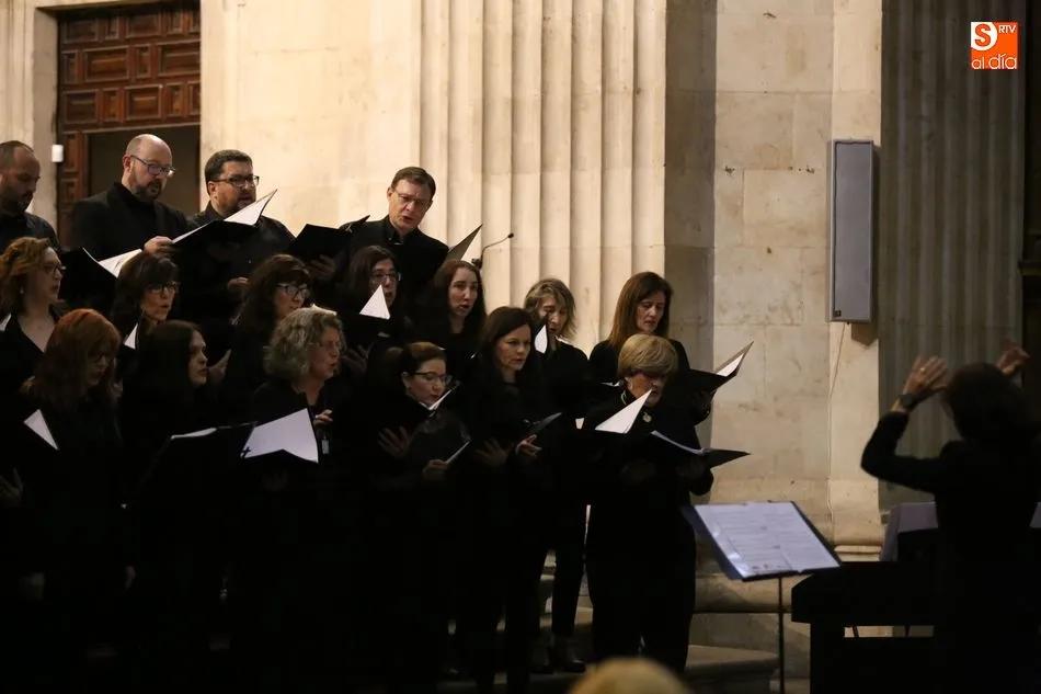 Foto 3 - El Coro 'Contrapunto' de la Universidad Pontificia ofrece su concierto de primavera en la iglesia...