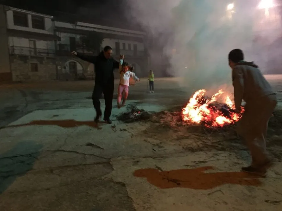 Foto 3 - Aroma a senserina para honrar a San Juan de Sahag&uacute;n en Villarino de los Aires  