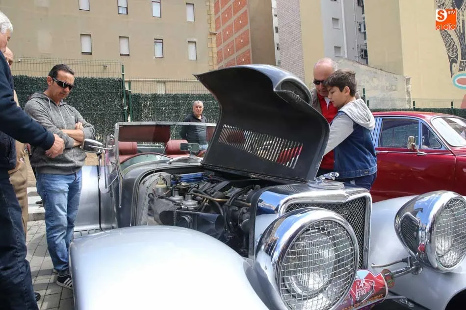 Foto 2 - El Museo de Historia de la Automoci&oacute;n se vuelca con el Comedor de los Pobres