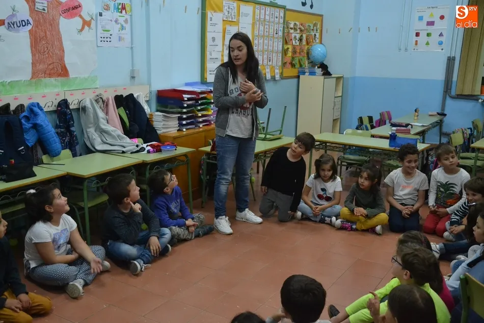 Foto 10 - Los alumnos de 1&ordm; de Primaria de San Francisco crean cuentos con los monumentos como referencia  