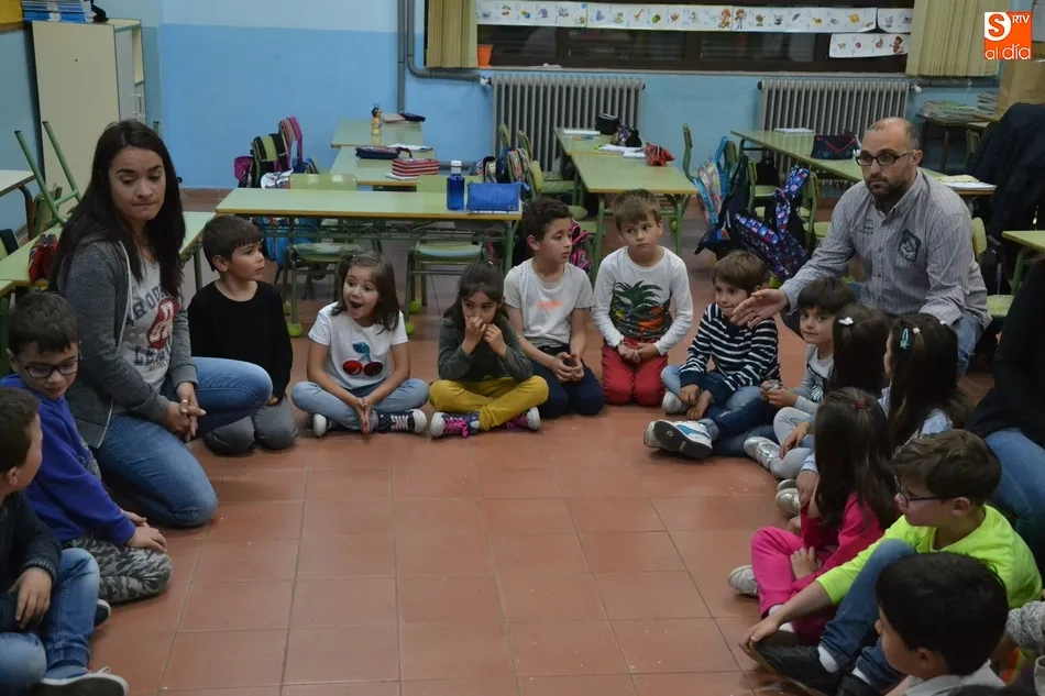 Foto 9 - Los alumnos de 1&ordm; de Primaria de San Francisco crean cuentos con los monumentos como referencia  