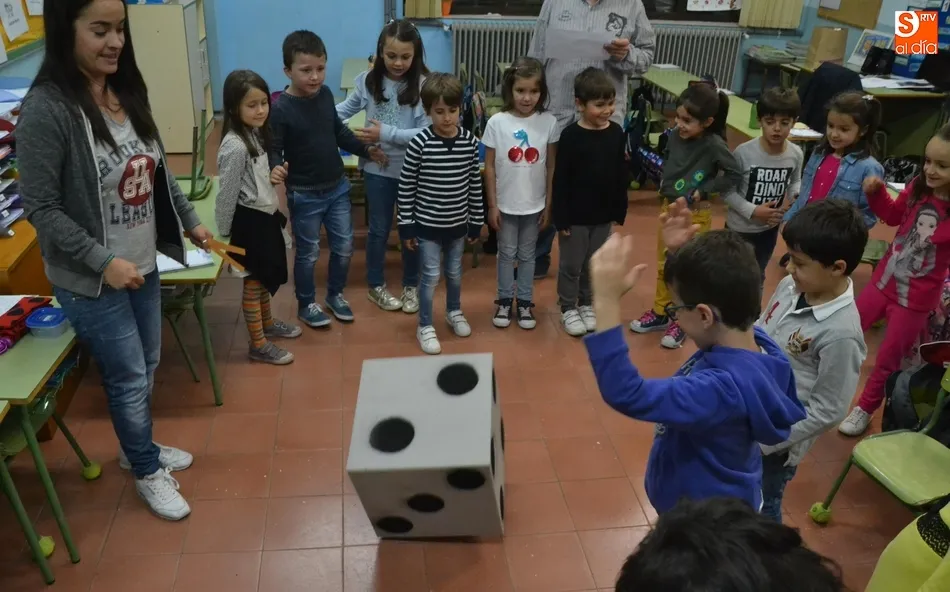 Foto 7 - Los alumnos de 1&ordm; de Primaria de San Francisco crean cuentos con los monumentos como referencia  