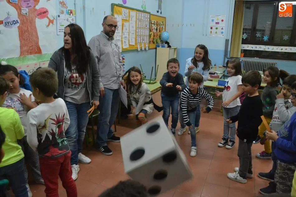 Foto 5 - Los alumnos de 1&ordm; de Primaria de San Francisco crean cuentos con los monumentos como referencia  