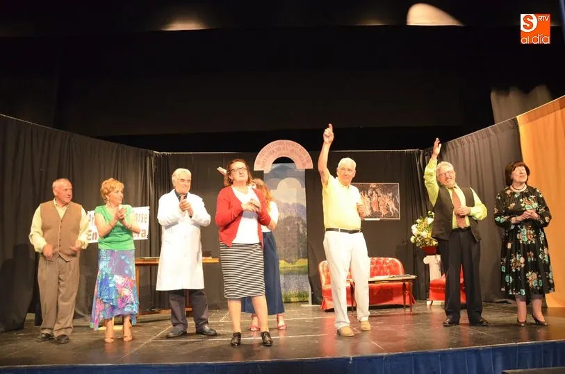Foto 2 - Ateneo Teatro lleva a Navarra con &eacute;xito la obra de Alejandro Casona